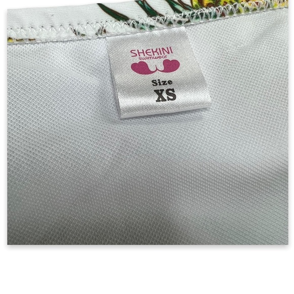 NEW White Pineapple Print Bikini Bottoms Women’s Size XS Swimwear Bathing Suit - Picture 2 of 5